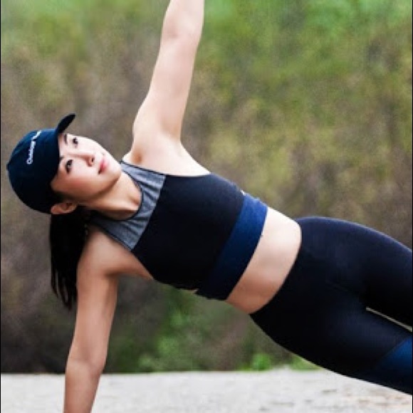 Outdoor Voices Slashback Crop Tri Tone - Picture 6 of 9